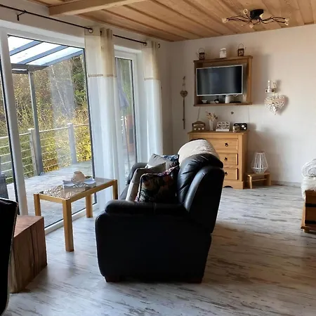 Traumhafte Berghuette In Alleinlage Am Waldrand Mit Panoramablick Fuer Ein Verliebtes Paerchen
